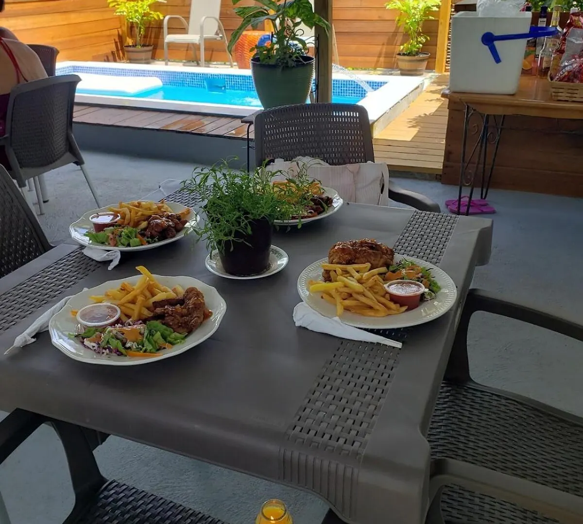 The Local Experience - Kalbas Suite Choiseul